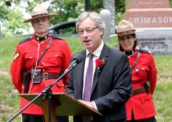 boyko-at-commemoration-of-death-of-sir-john-a